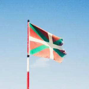 blog immobilier, habiter au Pays Basque, culture, identité, integration, drapeau