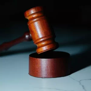 blog immobilier pays basque, Logement à Biarritz et crise location saisonnière Airbnb, juge tribunal justice