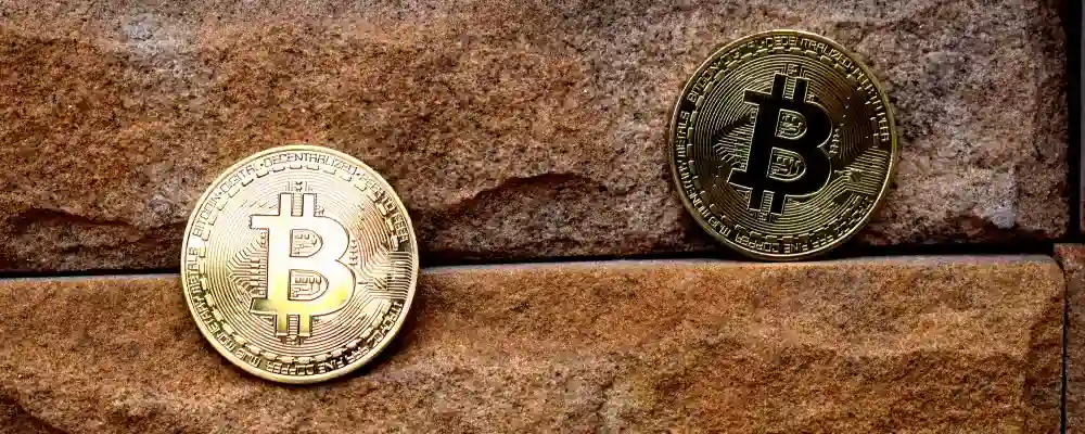 banner conseiller immobilier spécialisé en cryptomonnaies