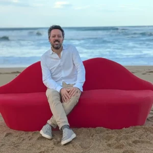 Mathieu Dalla Santa, conseiller immobilier à Biarritz, Pays Basque, à la Grande Plage de Biarritz