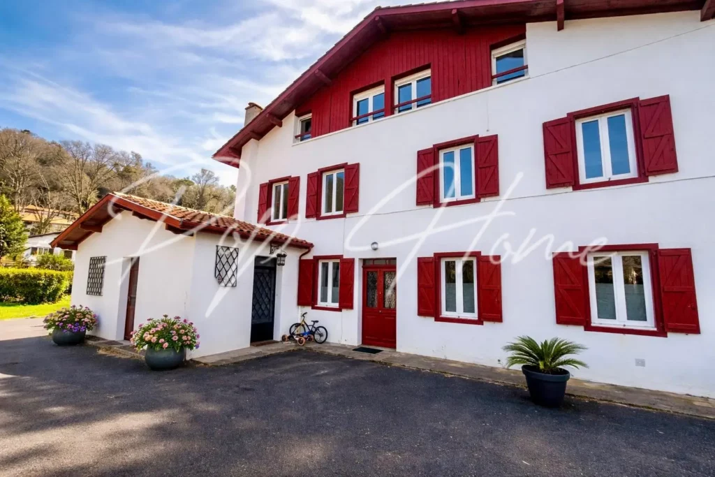 Appartement à vendre à Cambo-les-Bains, 3 pièces, 63 m2, façade