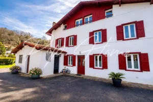 Appartement à vendre à Cambo-les-Bains, 3 pièces, 63 m2, façade