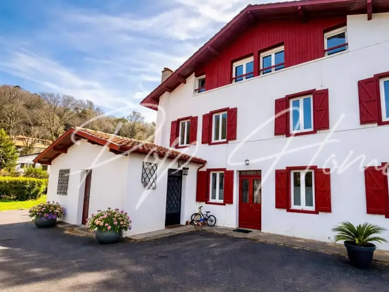 Appartement à vendre à Cambo-les-Bains, 3 pièces, 63 m2, façade 800 x 600 px ok