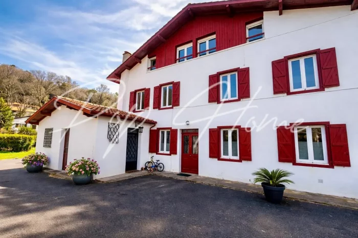 Appartement à vendre à Cambo-les-Bains, 3 pièces, 63 m2, façade