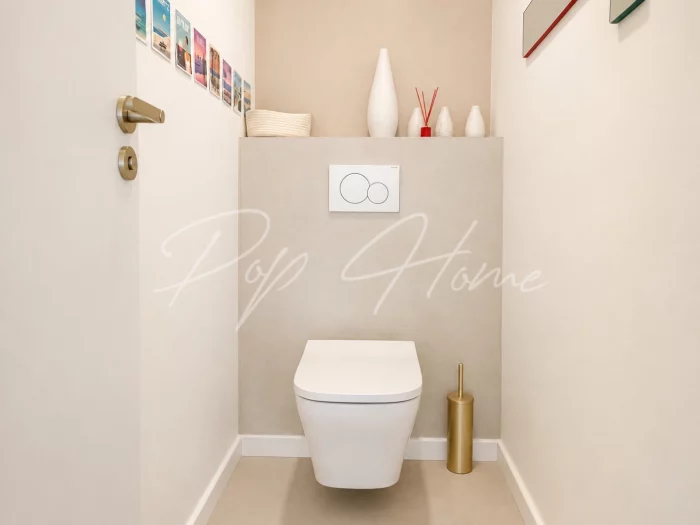 Maison et sa dépendance à vendre à Anglet Aguilera Chassin, 6 pièces 170m2 toilettes